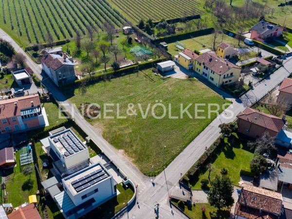 terreno agricolo in vendita a Colle Umberto