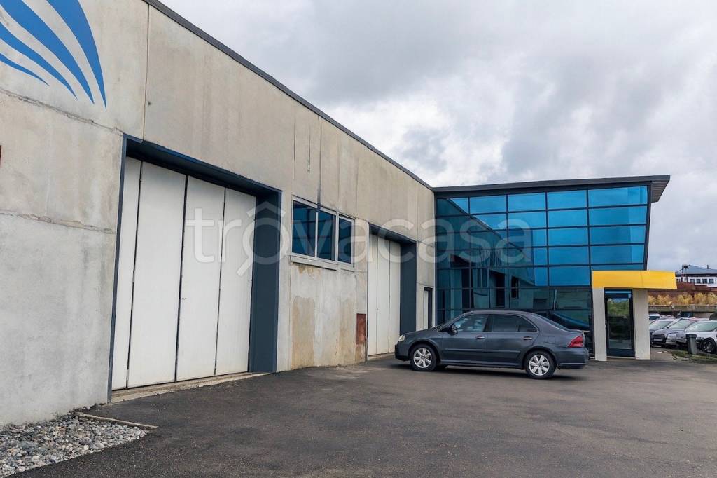 capannone in vendita a Colle Umberto