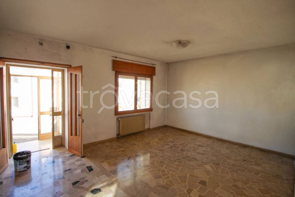 casa indipendente in vendita a Colle Umberto in zona San Martino