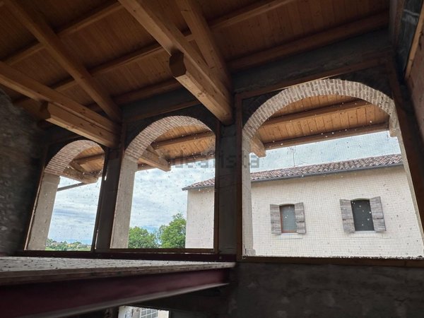 casale in vendita a Colle Umberto in zona San Martino