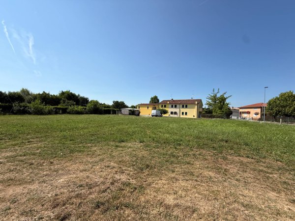 negozio in vendita a Colle Umberto in zona San Martino