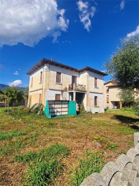 casa indipendente in vendita a Colle Umberto