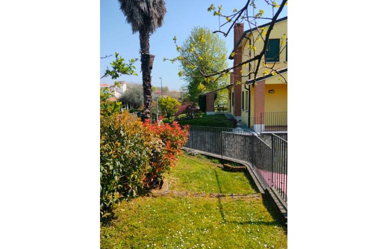 casa indipendente in vendita a Colle Umberto