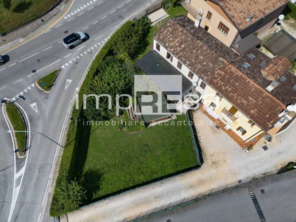 casa indipendente in vendita a Conegliano in zona Parè