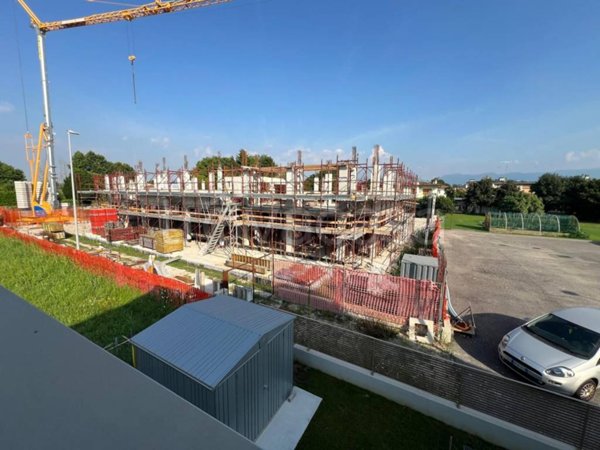 appartamento in vendita a Conegliano in zona Campolongo