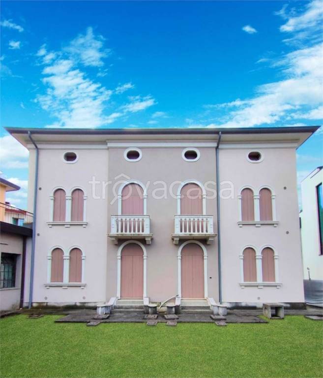 casa indipendente in vendita a Conegliano