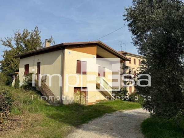 casa indipendente in vendita a Conegliano in zona Collalbrigo