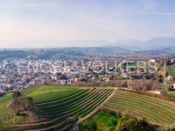 appartamento in vendita a Conegliano in zona Costa