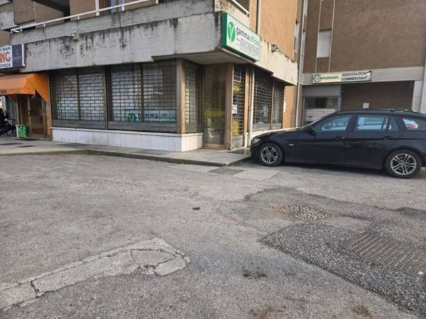 negozio in vendita a Conegliano