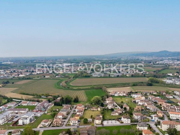 casa indipendente in vendita a Conegliano