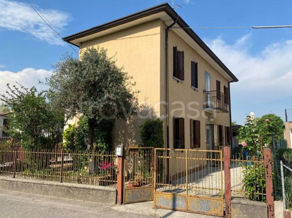 casa indipendente in vendita a Conegliano
