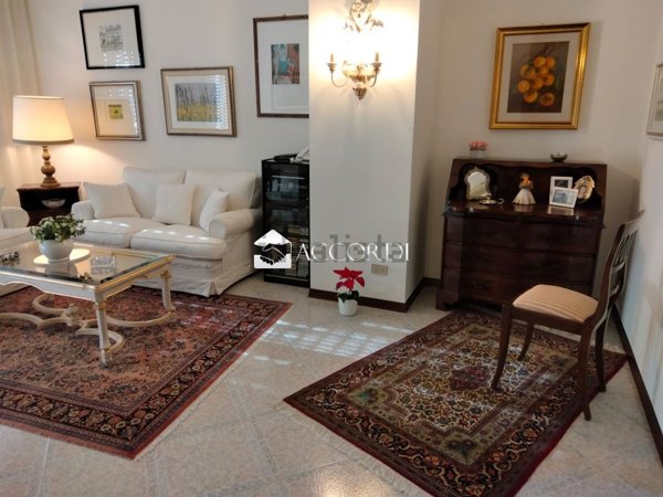 casa indipendente in vendita a Conegliano