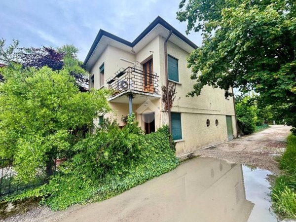 casa indipendente in vendita a Conegliano