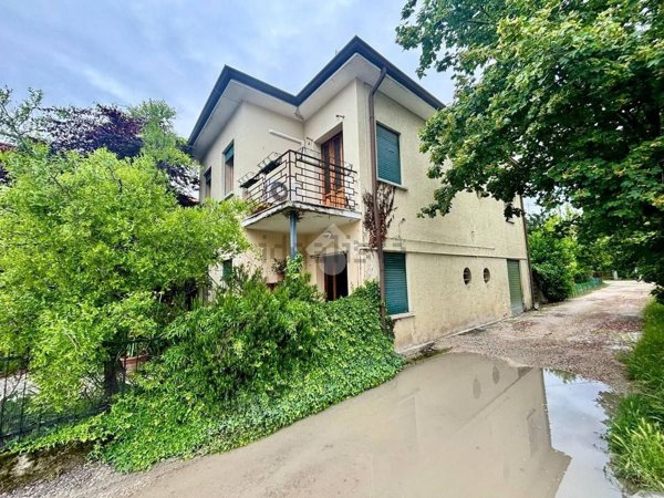casa indipendente in vendita a Conegliano
