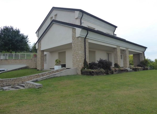 casa indipendente in vendita a Conegliano
