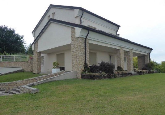 casa indipendente in vendita a Conegliano in zona Collalbrigo