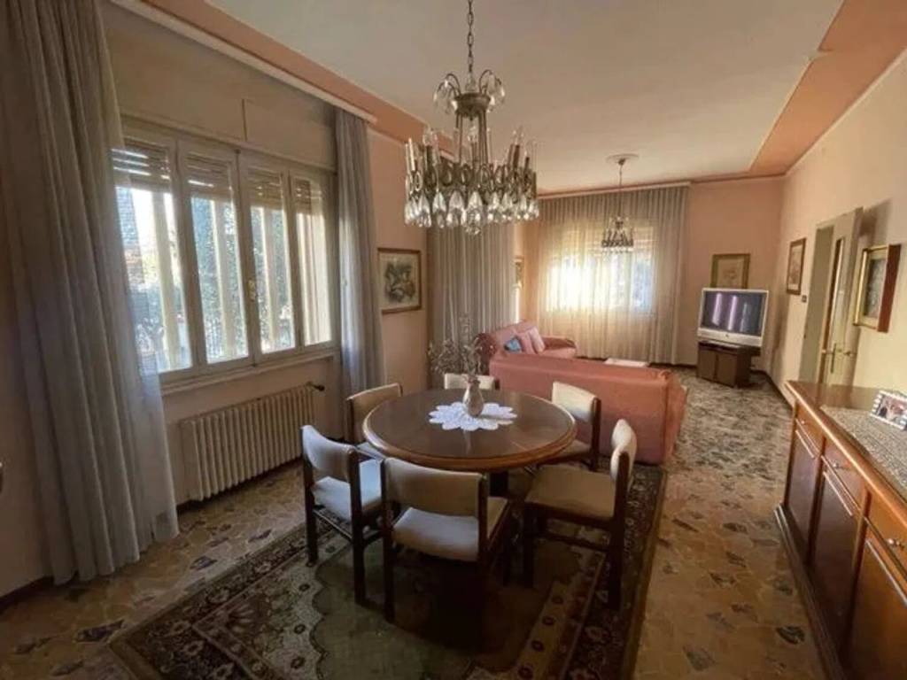 casa indipendente in vendita a Conegliano in zona Parè