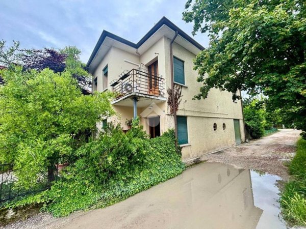 casa indipendente in vendita a Conegliano
