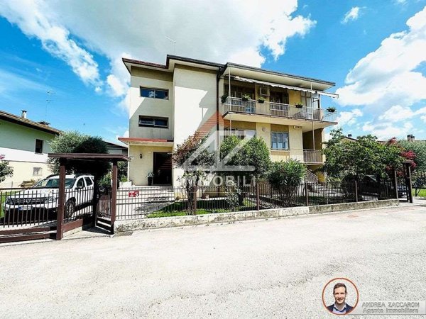 casa indipendente in vendita a Conegliano in zona Parè