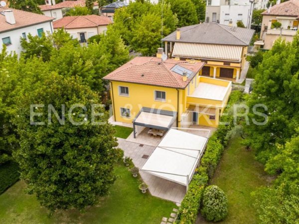 casa indipendente in vendita a Conegliano