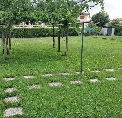 casa indipendente in vendita a Conegliano in zona Campolongo