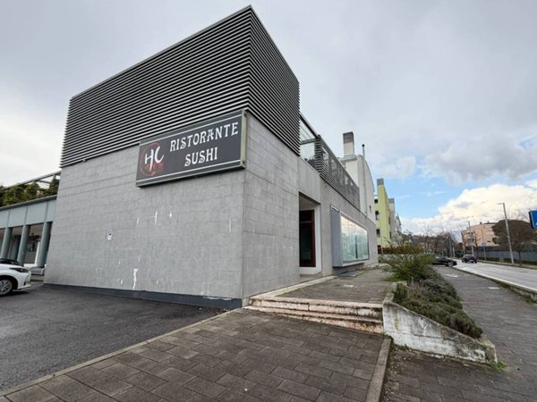 locale commerciale in vendita a Conegliano