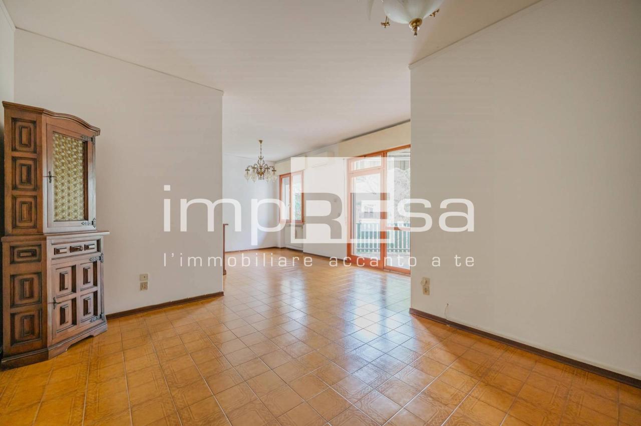 appartamento in vendita a Conegliano in zona Parè