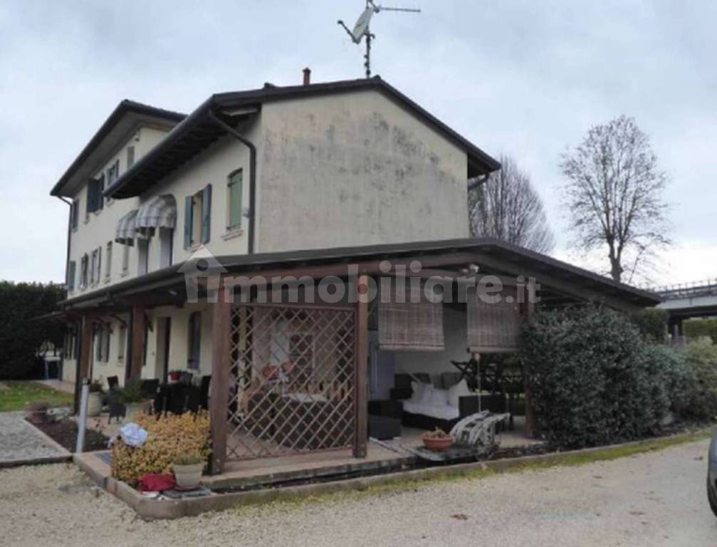 casa indipendente in vendita a Conegliano