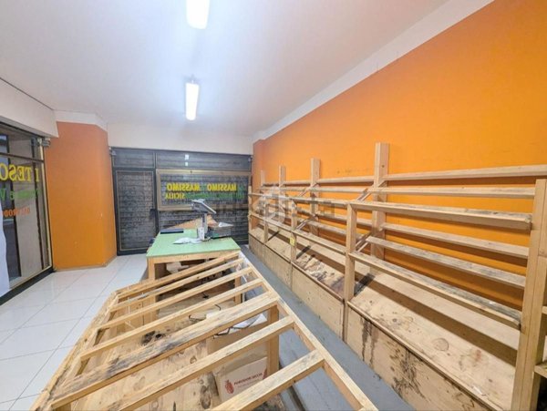 locale commerciale in vendita a Conegliano