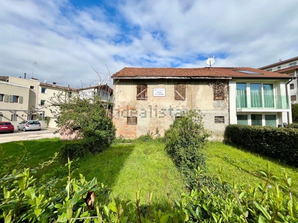 casa indipendente in vendita a Conegliano