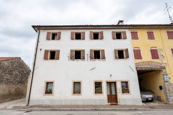 casale in vendita a Conegliano in zona Scomigo