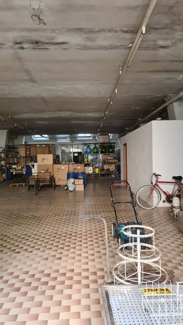 negozio in vendita a Conegliano