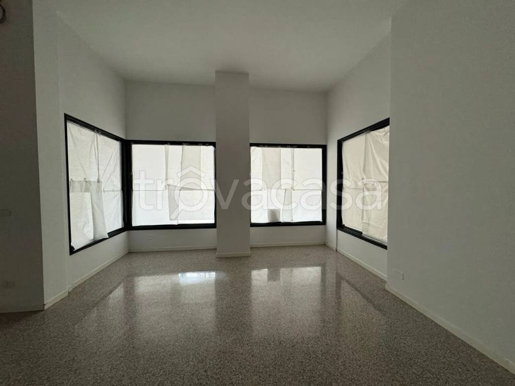 negozio in vendita a Conegliano