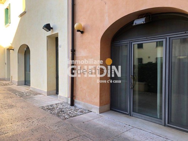 negozio in vendita a Conegliano