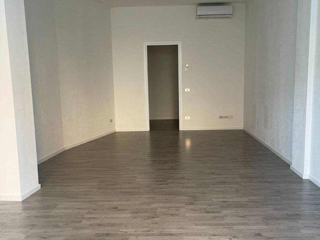 negozio in vendita a Conegliano