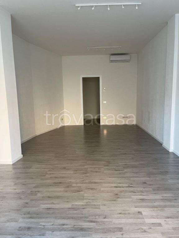 negozio in vendita a Conegliano