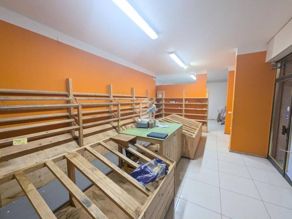 negozio in vendita a Conegliano