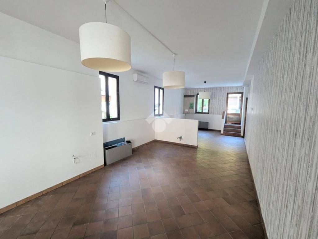 negozio in vendita a Conegliano