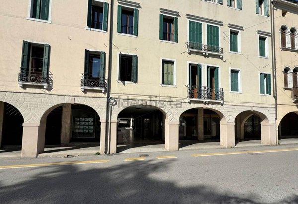 negozio in vendita a Conegliano