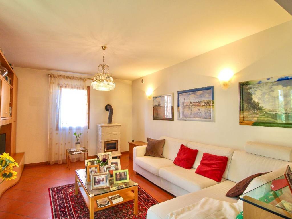 casa indipendente in vendita a Conegliano in zona Campolongo