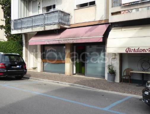 negozio in vendita a Conegliano