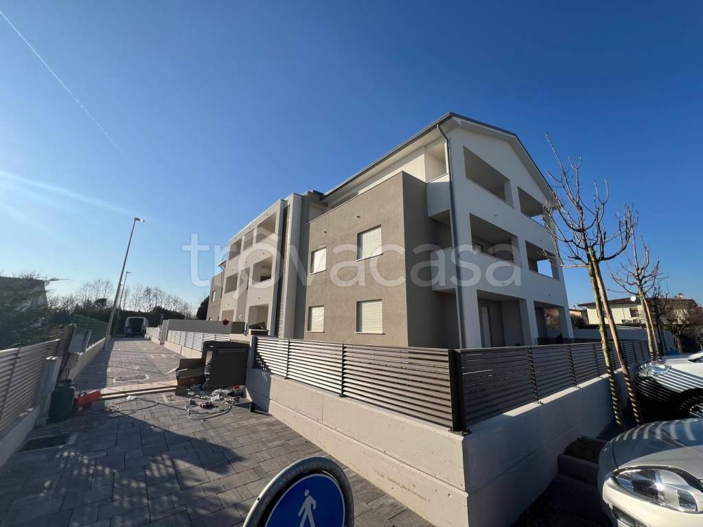 appartamento in vendita a Conegliano in zona Campolongo