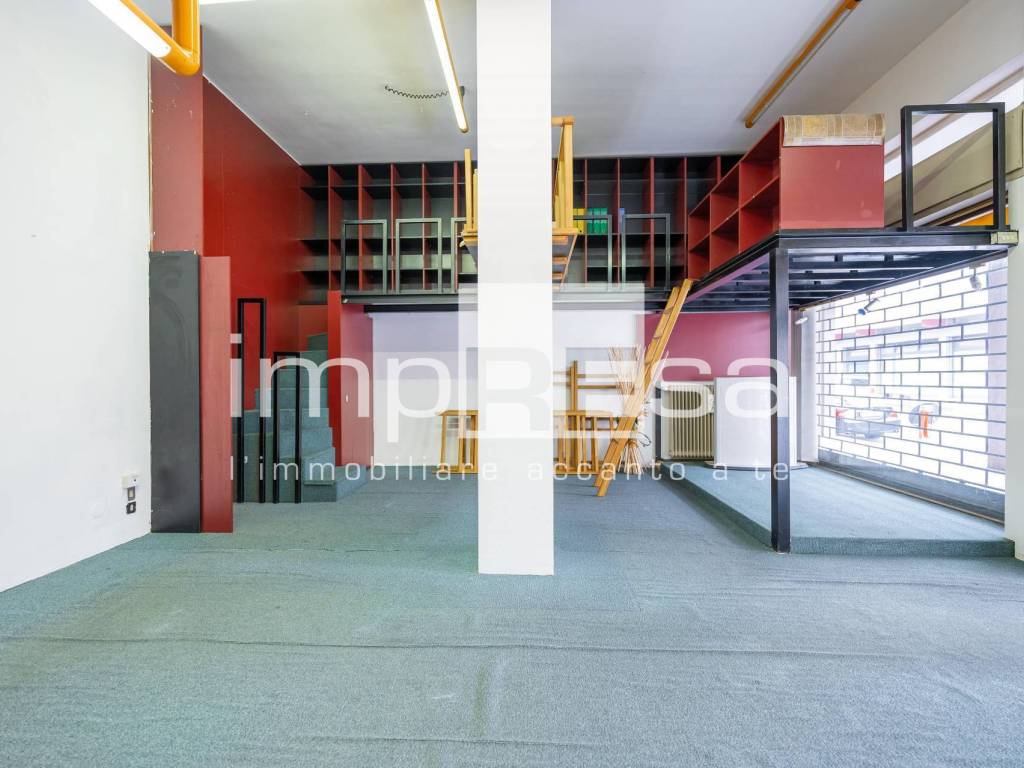 negozio in vendita a Conegliano