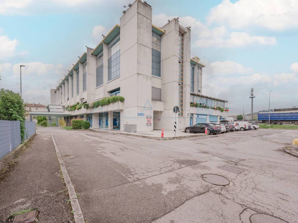 ufficio in vendita a Conegliano