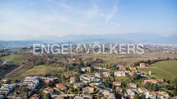 casa indipendente in vendita a Conegliano