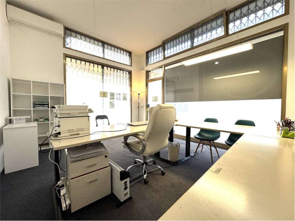 ufficio in vendita a Conegliano in zona Costa