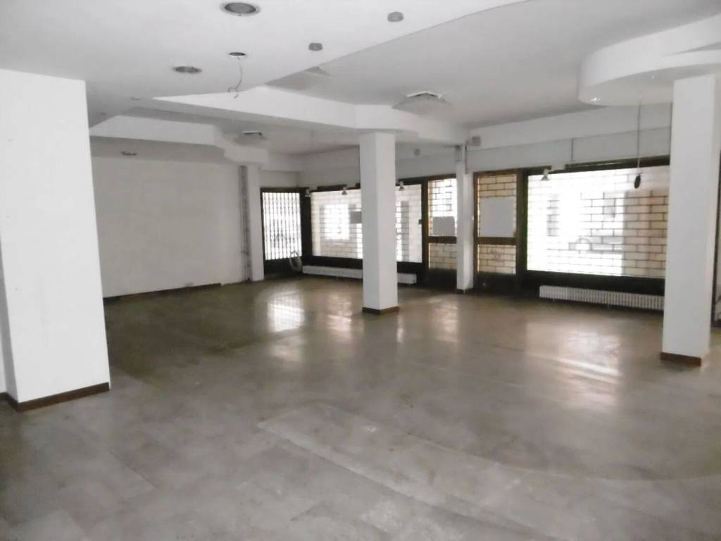 negozio in vendita a Conegliano