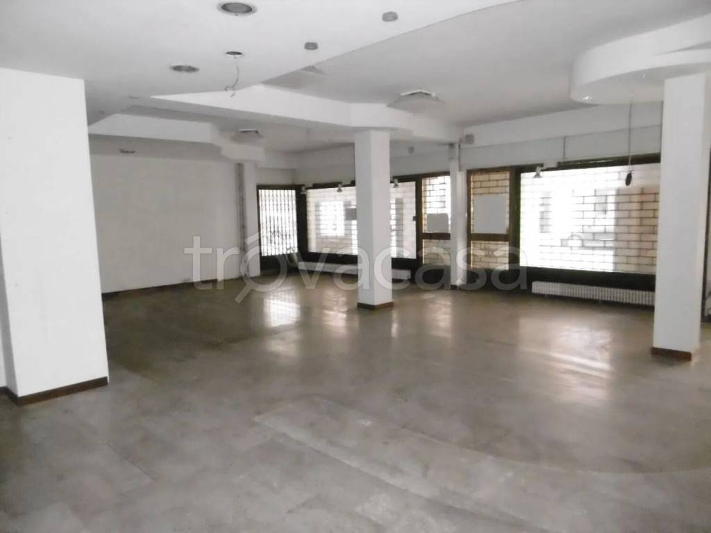 negozio in vendita a Conegliano