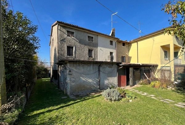casa indipendente in vendita a Conegliano in zona Ogliano