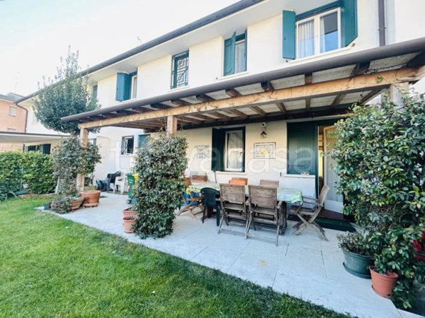 casa indipendente in vendita a Conegliano in zona Campolongo